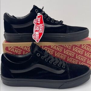 Vans WMNS Black Sneakers Old Skool
Velvet Black/Black/Black
VN0A7Q2JD5E